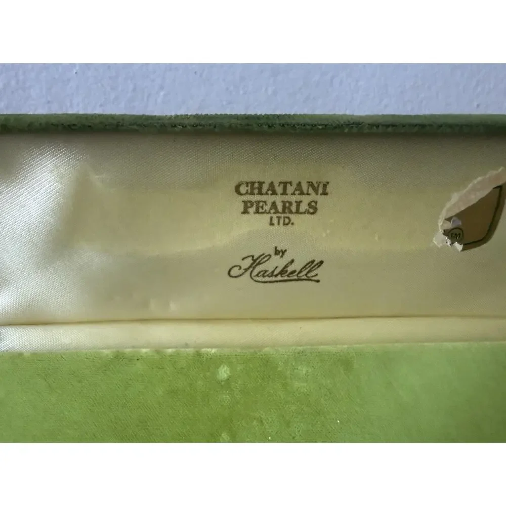 Vintage Chatani Pearls Haskell Long Display Jewelry Box Green Velvet